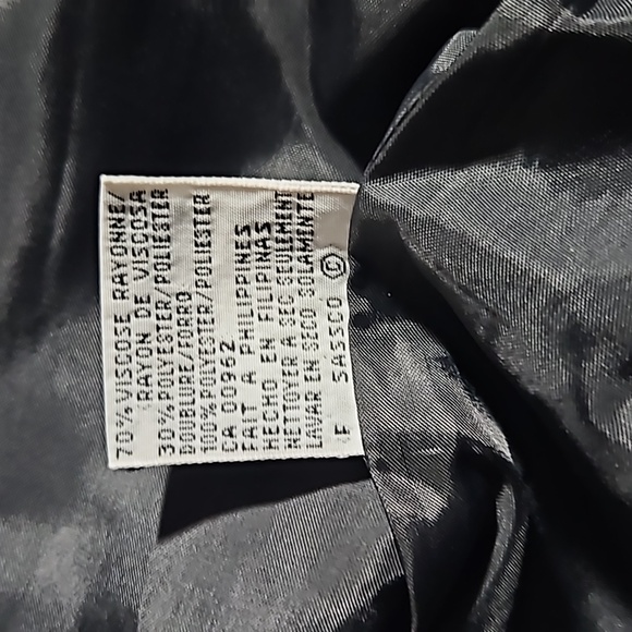 Le Suit women's blazer size 12 blue and black plaid with gold stripe. - Picture 5 of 6